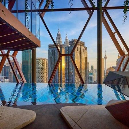 Scarletz Suites Klcc Twin Tower By Purple Orchid Куала Лумпур Екстериор снимка