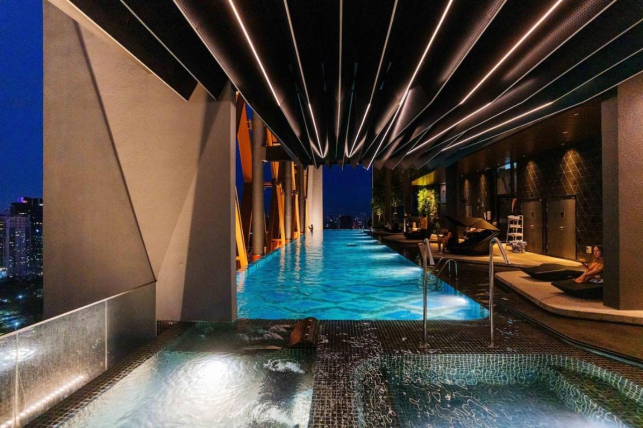 Scarletz Suites Klcc Twin Tower By Purple Orchid Куала Лумпур Екстериор снимка