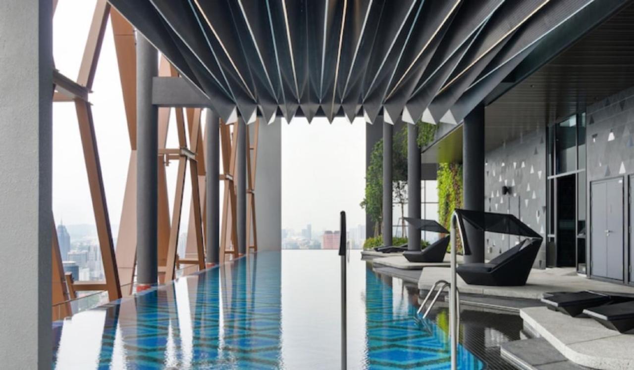 Scarletz Suites Klcc Twin Tower By Purple Orchid Куала Лумпур Екстериор снимка