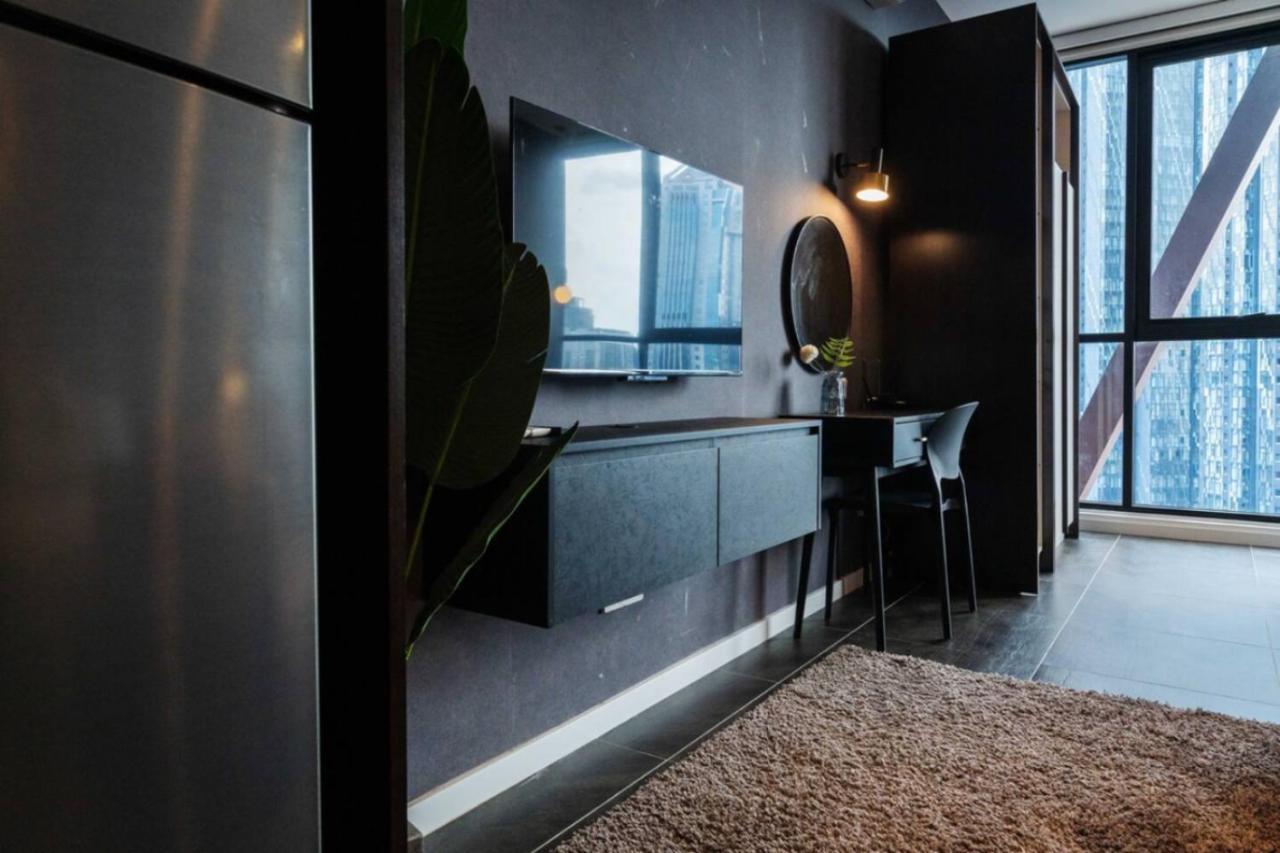 Scarletz Suites Klcc Twin Tower By Purple Orchid Куала Лумпур Екстериор снимка