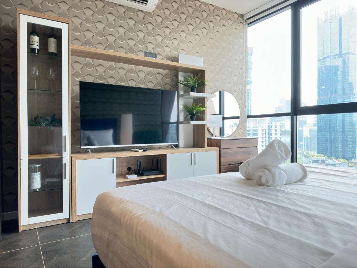 Scarletz Suites Klcc Twin Tower By Purple Orchid Куала Лумпур Екстериор снимка