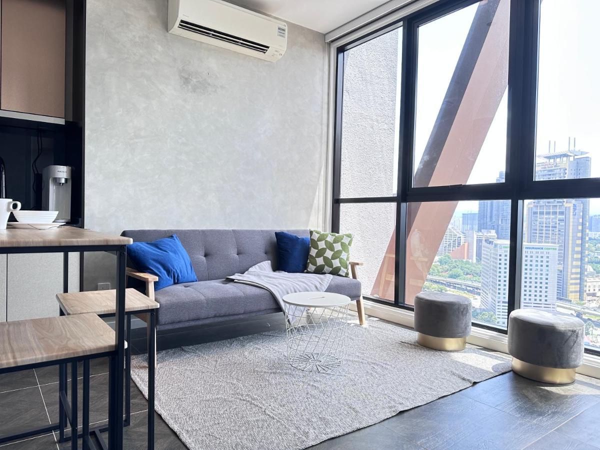 Scarletz Suites Klcc Twin Tower By Purple Orchid Куала Лумпур Екстериор снимка