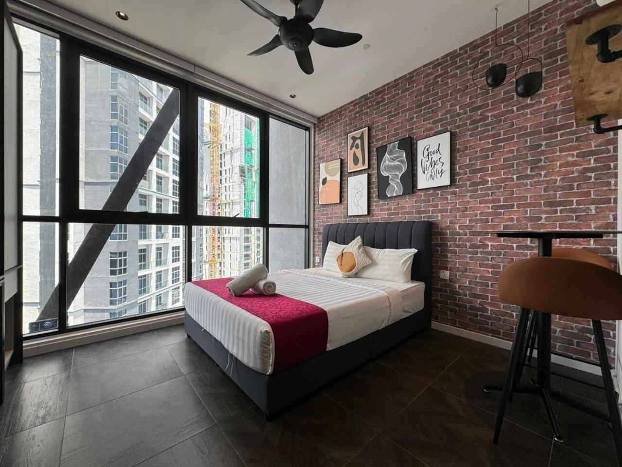 Scarletz Suites Klcc Twin Tower By Purple Orchid Куала Лумпур Екстериор снимка