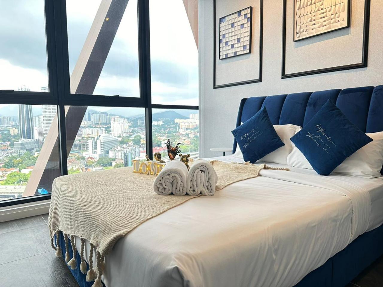 Scarletz Suites Klcc Twin Tower By Purple Orchid Куала Лумпур Екстериор снимка